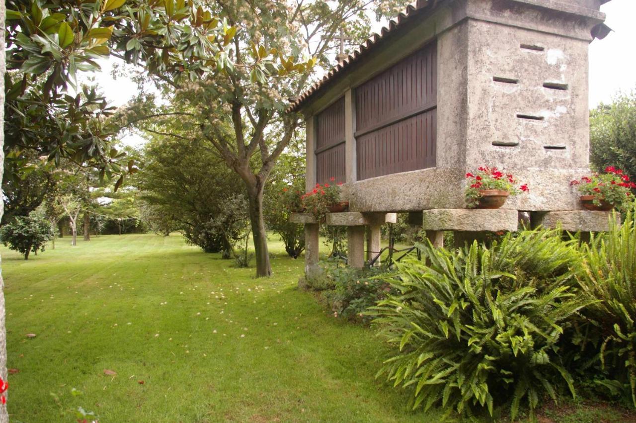 Vivienda Tradicional Con Jardin Y Patio Interior Villa Villanueva De Arosa Exterior photo
